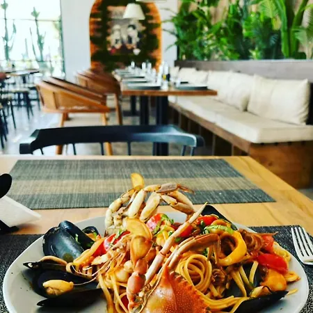 Premium Verona فندق 4*