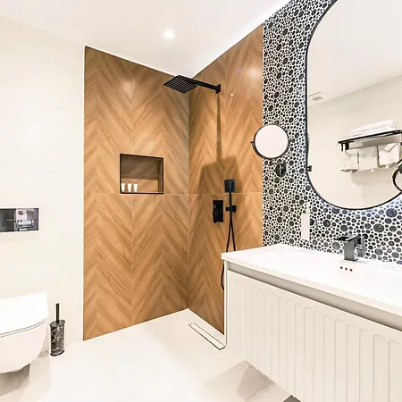 Premium Verona فندق 4*